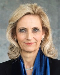 Frau Ulrike Lubek